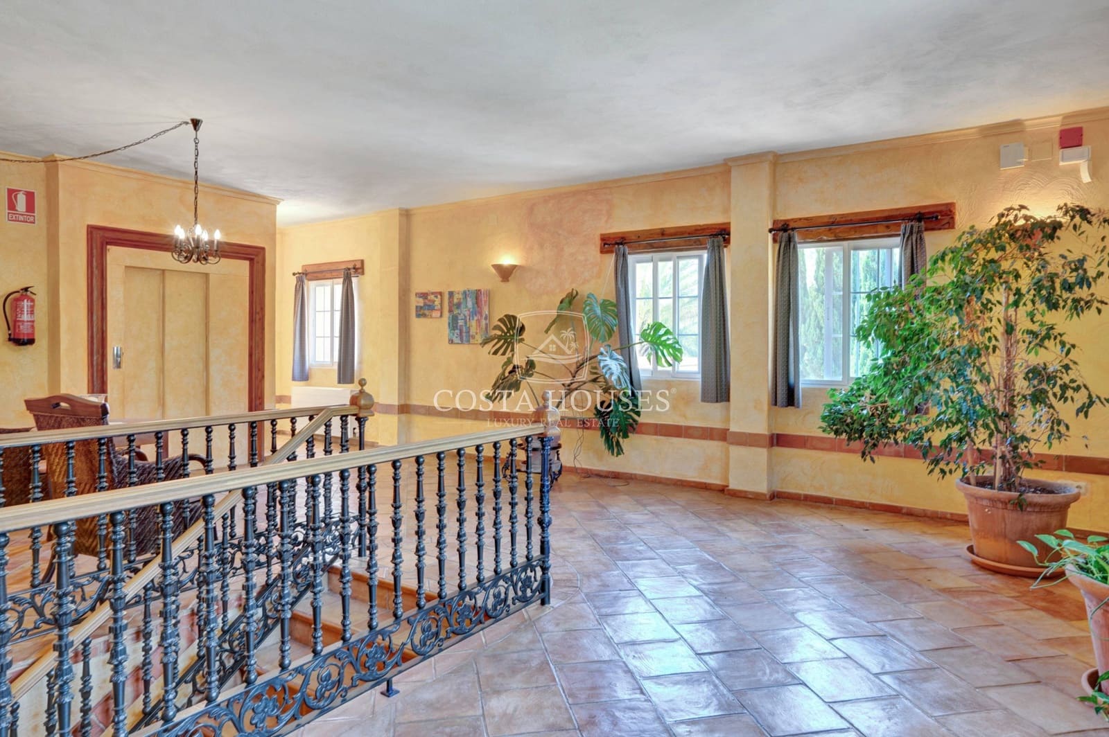 12 Zimmer Hotel zu verkaufen in Tarbena mit Pool Garage - 3.995.000 € (Ref: 8864103)