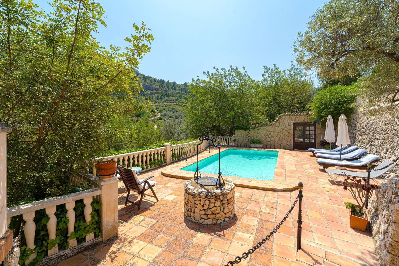 12 Zimmer Hotel zu verkaufen in Tarbena mit Pool Garage - 3.995.000 € (Ref: 8864103)