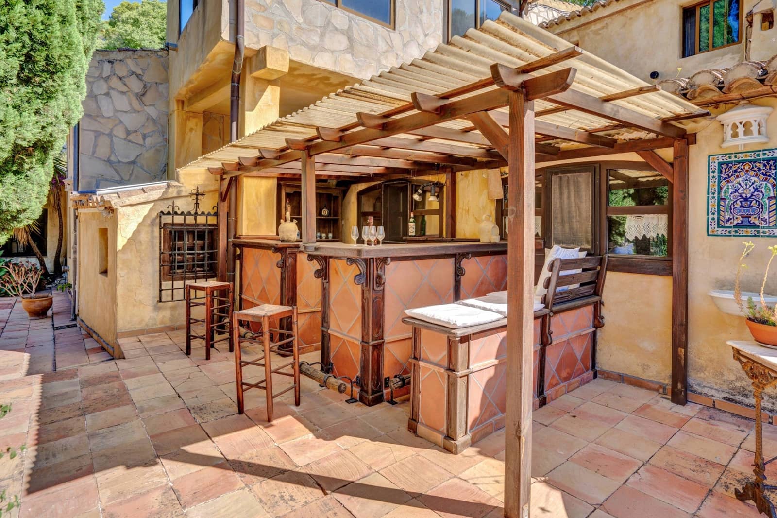 12 Zimmer Hotel zu verkaufen in Tarbena mit Pool Garage - 3.995.000 € (Ref: 8864103)