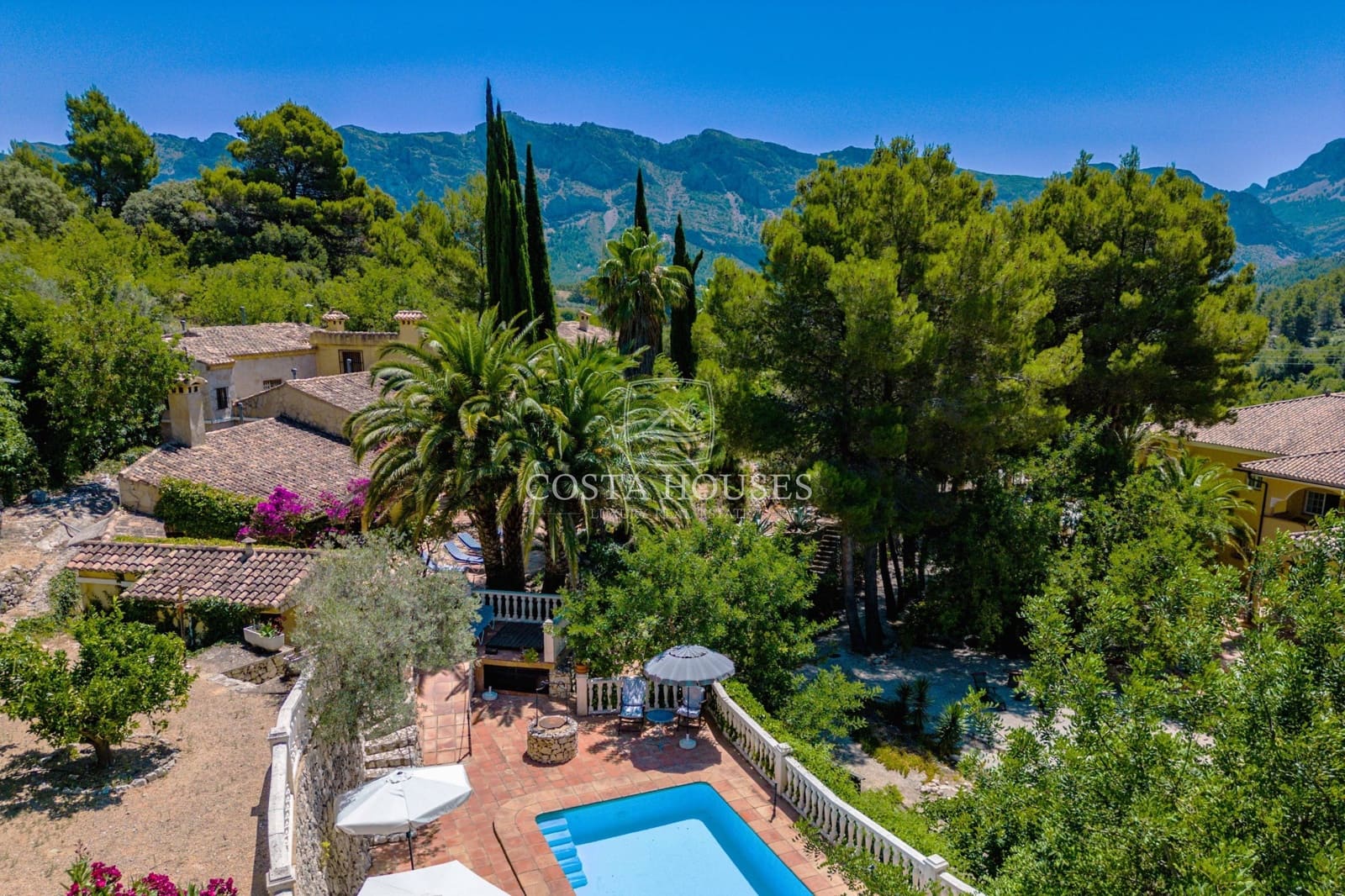 12 Zimmer Hotel zu verkaufen in Tarbena mit Pool Garage - 3.995.000 € (Ref: 8864103)