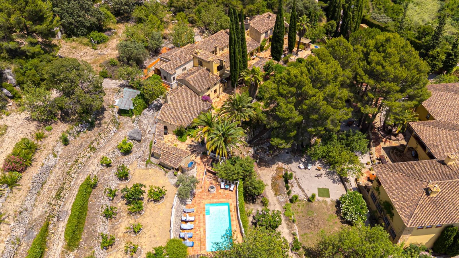12 Zimmer Hotel zu verkaufen in Tarbena mit Pool Garage - 3.995.000 € (Ref: 8864103)