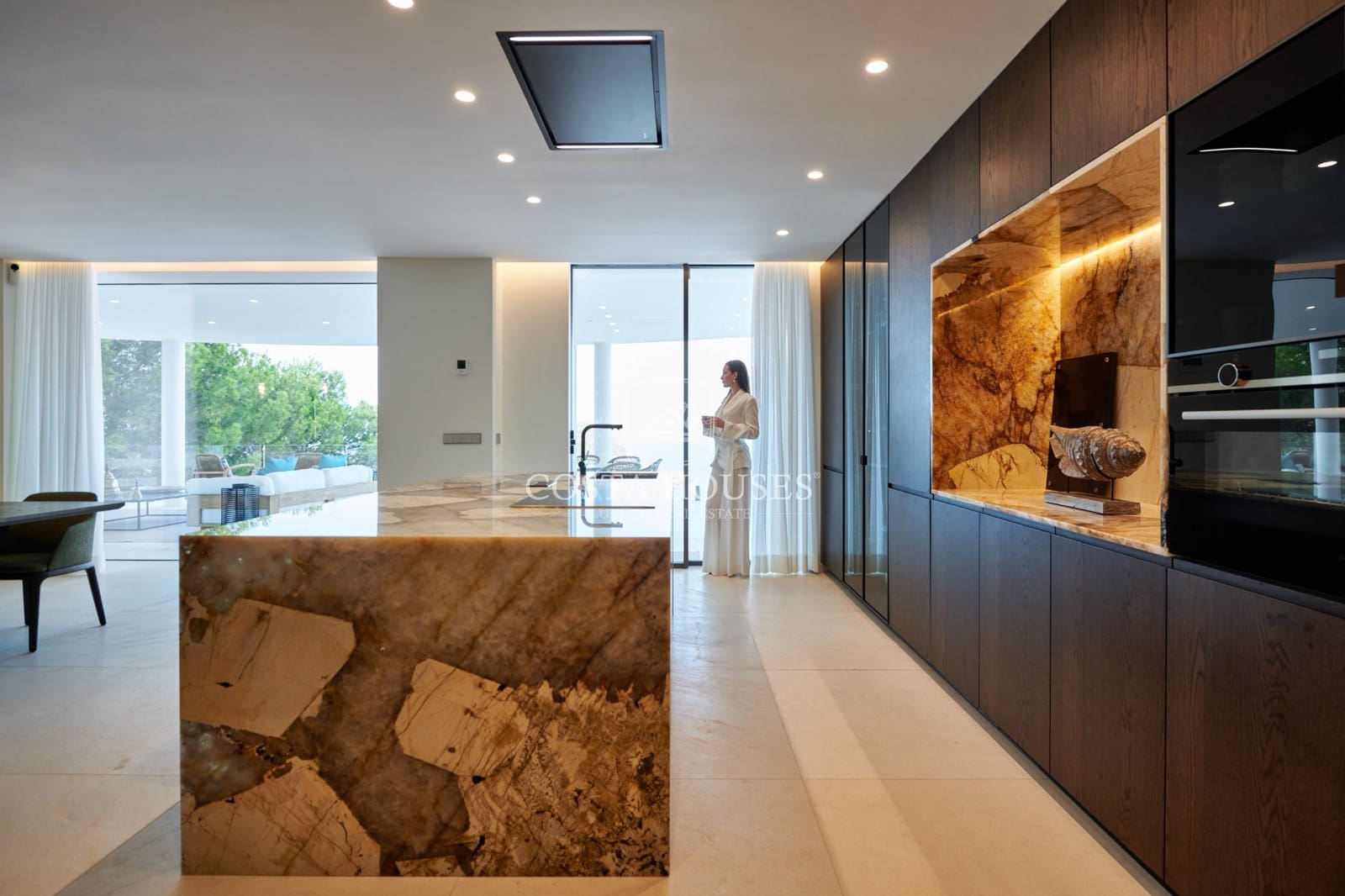 6 bedroom Villa for sale in Javea / Xabia with pool - € 5,700,000 (Ref: 8864106)