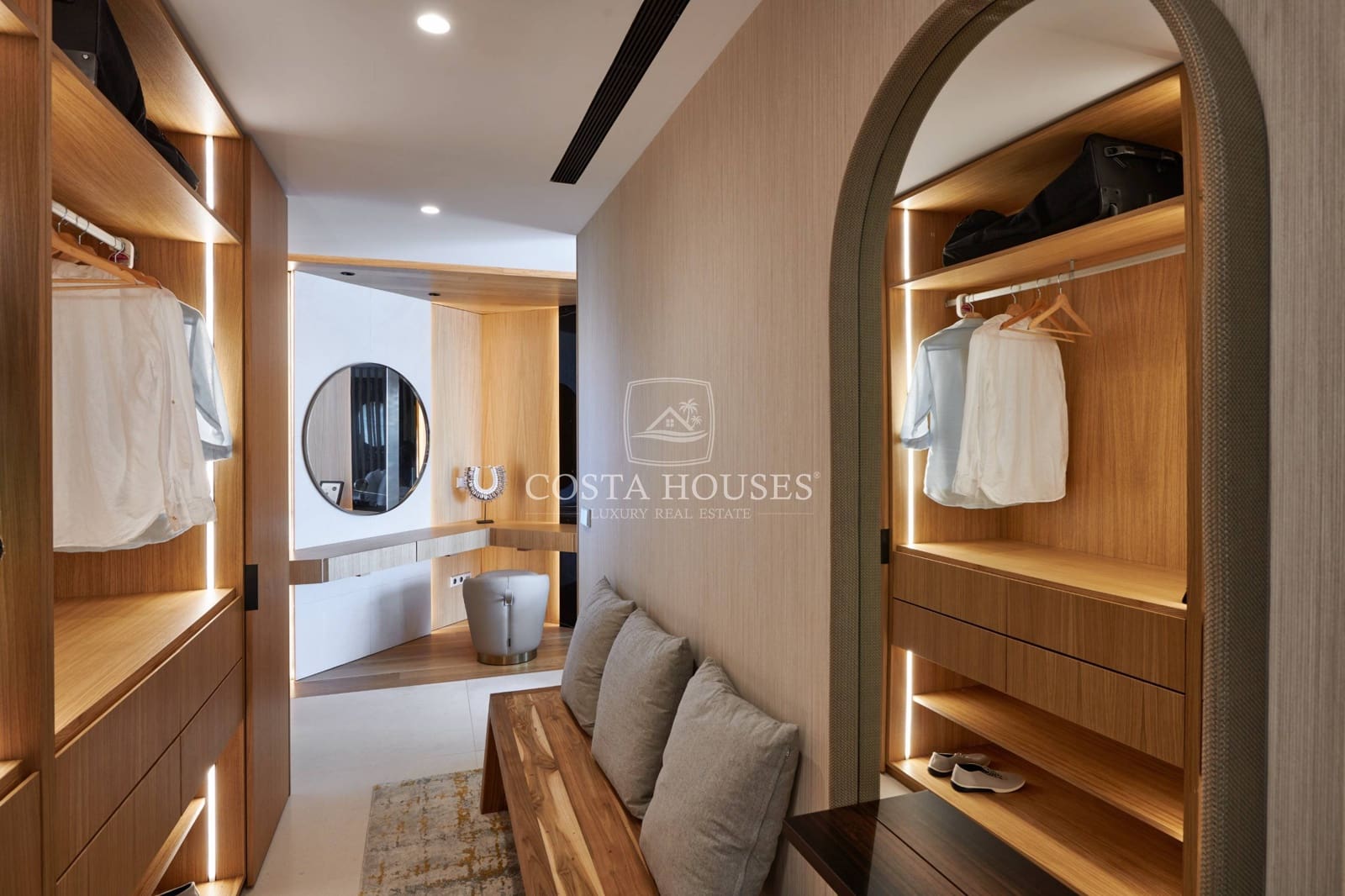 6 bedroom Villa for sale in Javea / Xabia with pool - € 5,700,000 (Ref: 8864106)