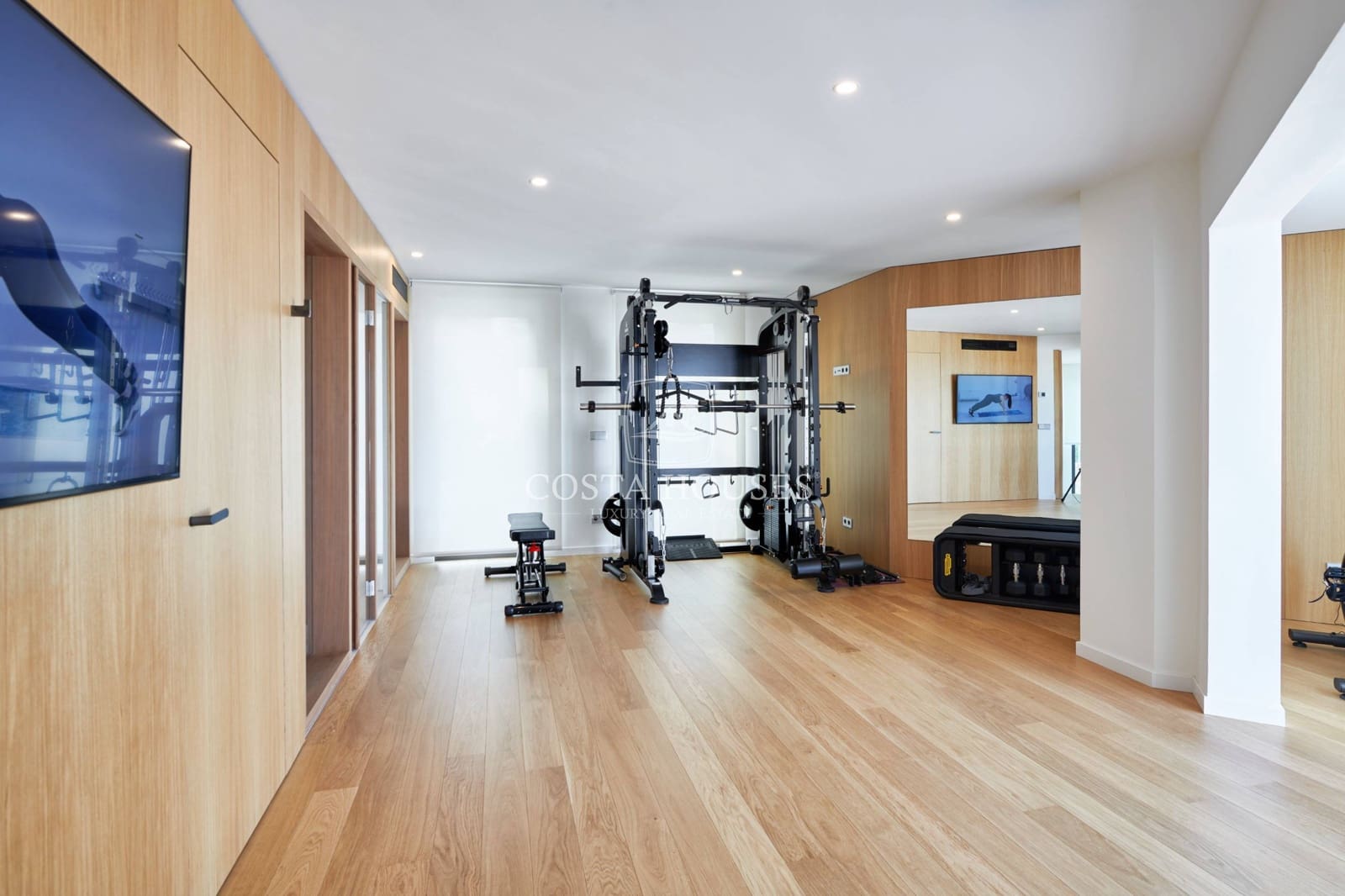 6 bedroom Villa for sale in Javea / Xabia with pool - € 5,700,000 (Ref: 8864106)