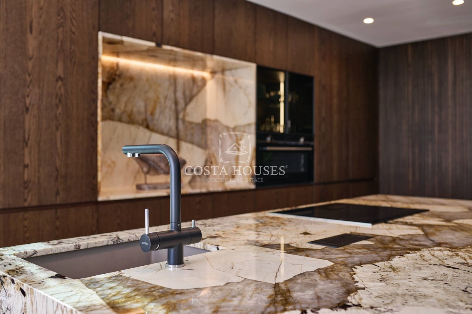 6 bedroom Villa for sale in Javea / Xabia with pool - € 5,700,000 (Ref: 8864106)