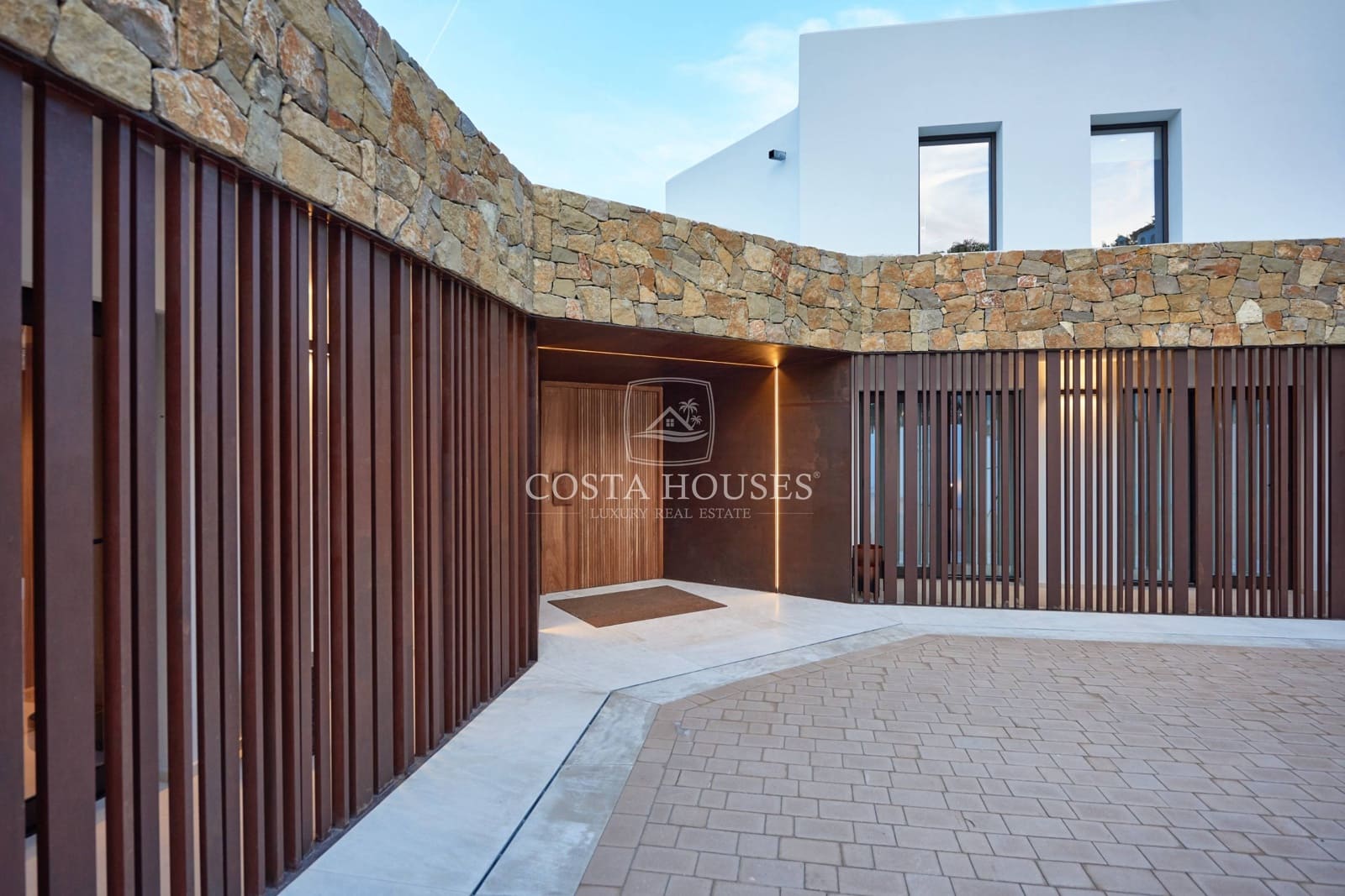 6 bedroom Villa for sale in Javea / Xabia with pool - € 5,700,000 (Ref: 8864106)