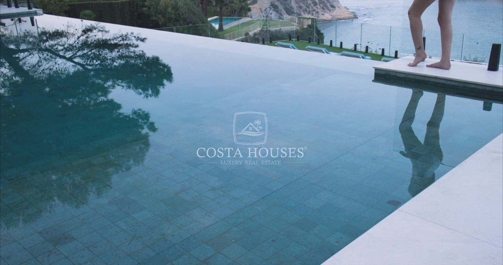 6 bedroom Villa for sale in Javea / Xabia with pool - € 5,700,000 (Ref: 8864106)