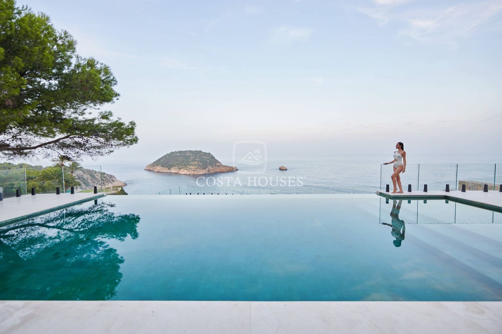 6 bedroom Villa for sale in Javea / Xabia with pool - € 5,700,000 (Ref: 8864106)