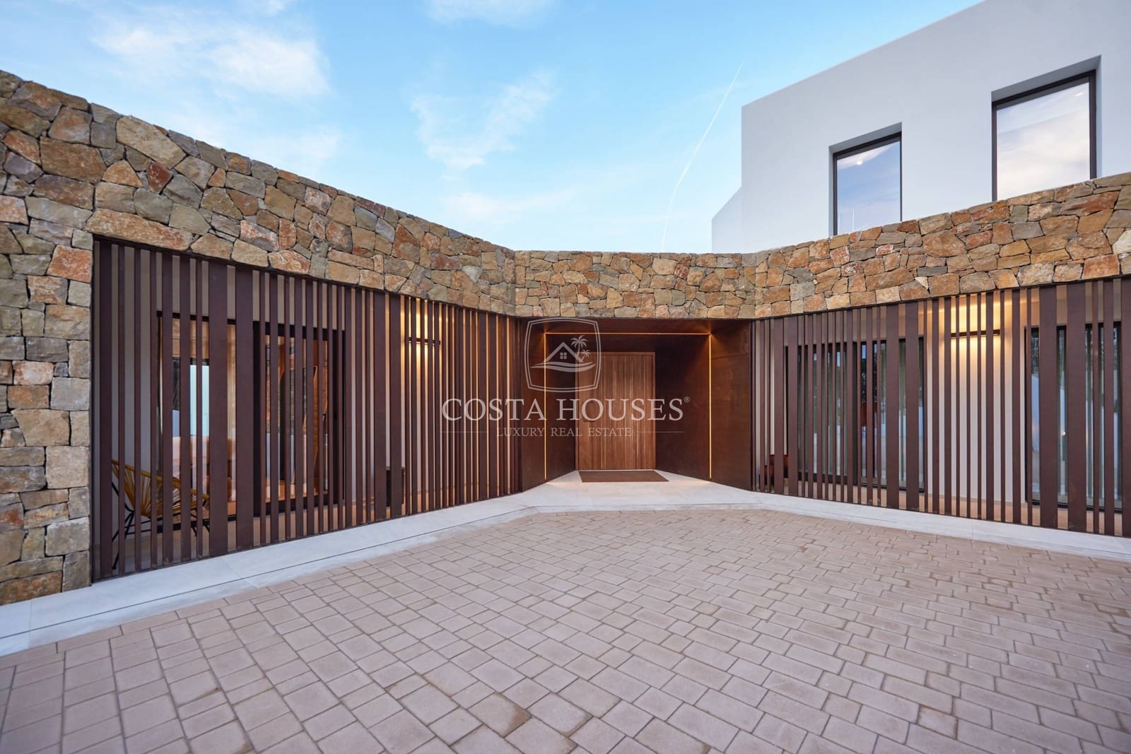 6 bedroom Villa for sale in Javea / Xabia with pool - € 5,700,000 (Ref: 8864106)