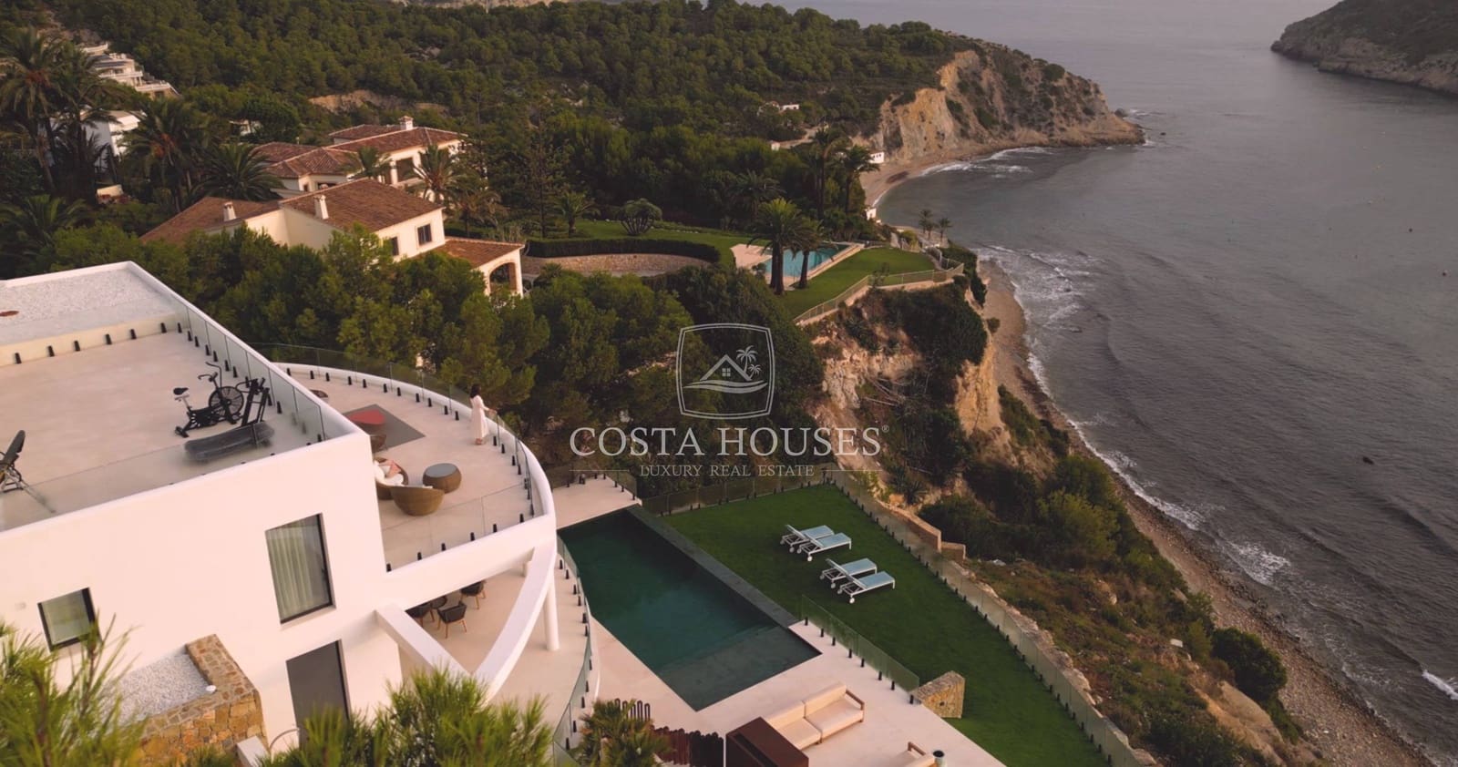 6 bedroom Villa for sale in Javea / Xabia with pool - € 5,700,000 (Ref: 8864106)