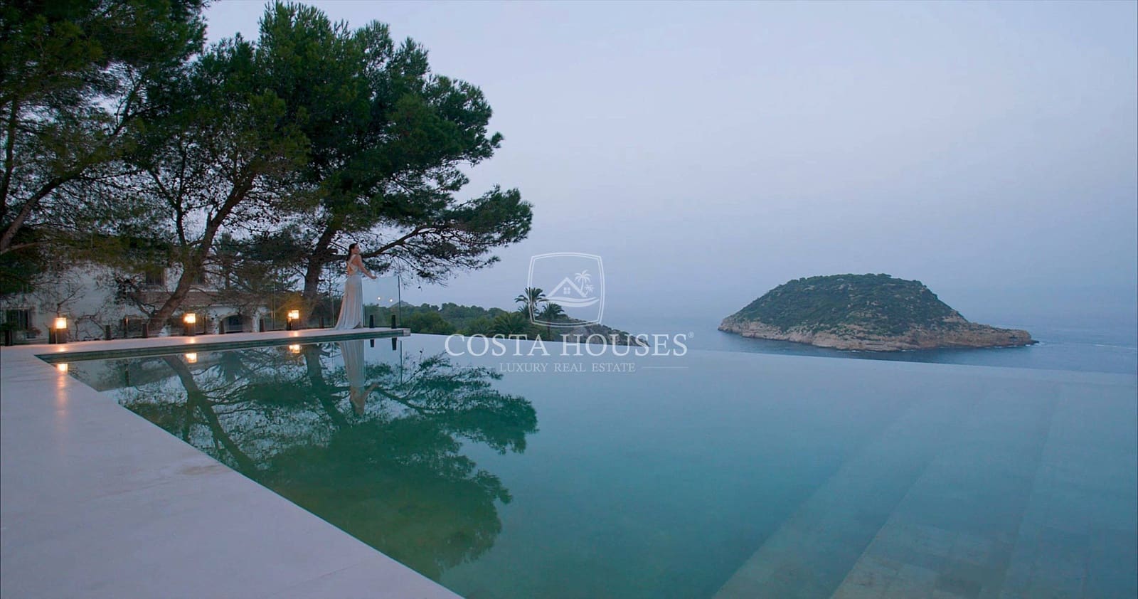 6 bedroom Villa for sale in Javea / Xabia with pool - € 5,700,000 (Ref: 8864106)