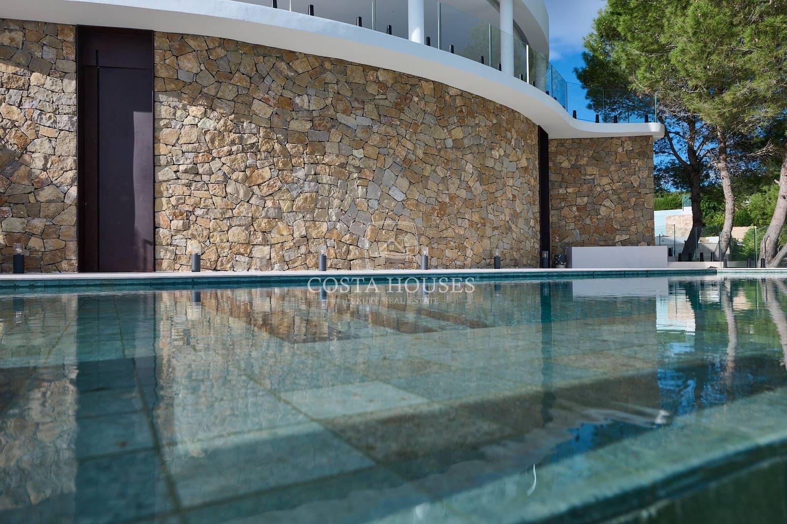 6 bedroom Villa for sale in Javea / Xabia with pool - € 5,700,000 (Ref: 8864106)