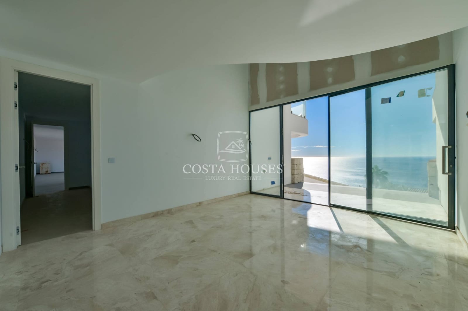 5 bedroom Villa for sale in Altea with pool garage - € 5,800,000 (Ref: 8864108)