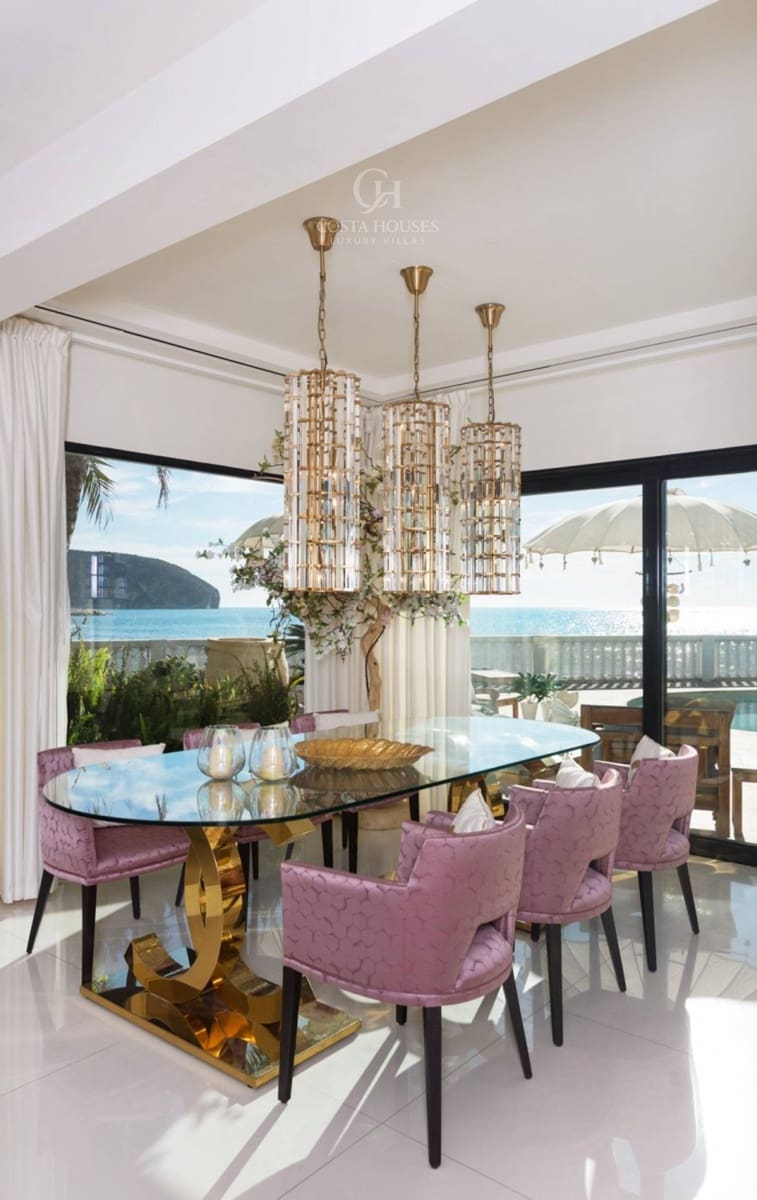 5 bedroom Villa for sale in Moraira with pool - € 5,850,000 (Ref: 8864109)