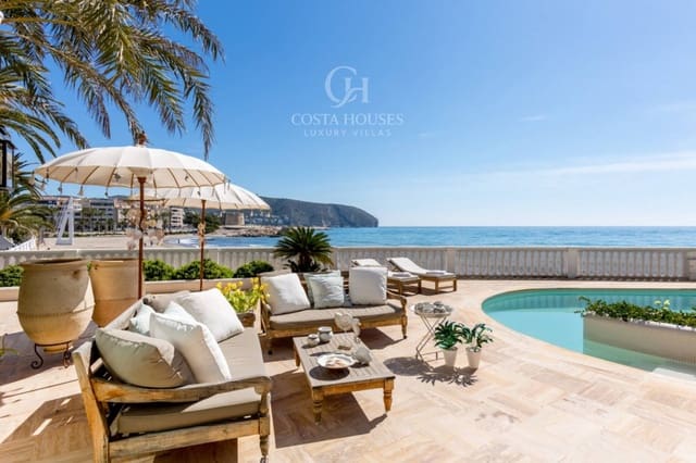 5 bedroom Villa for sale in Moraira, Teulada-Moraira with pool - € 5,850,000 (Ref: 8864109)