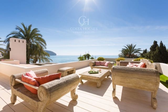 5 bedroom Villa for sale in Moraira, Teulada-Moraira with pool - € 5,850,000 (Ref: 8864109)
