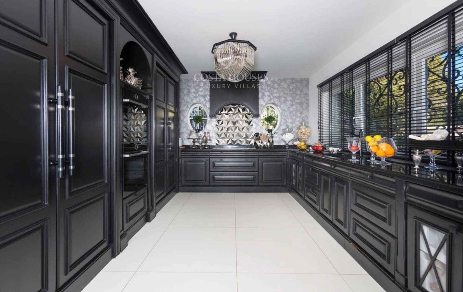 5 bedroom Villa for sale in Moraira with pool - € 5,850,000 (Ref: 8864109)