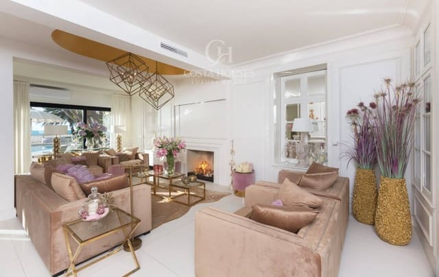 5 bedroom Villa for sale in Moraira, Teulada-Moraira with pool - € 5,850,000 (Ref: 8864109)