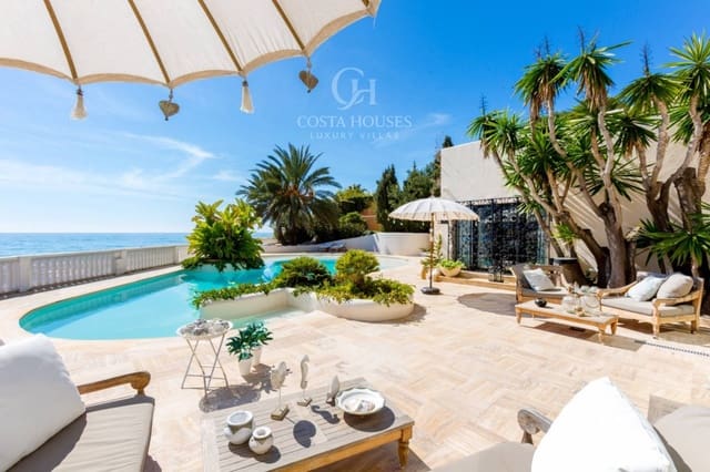 5 bedroom Villa for sale in Moraira, Teulada-Moraira with pool - € 5,850,000 (Ref: 8864109)