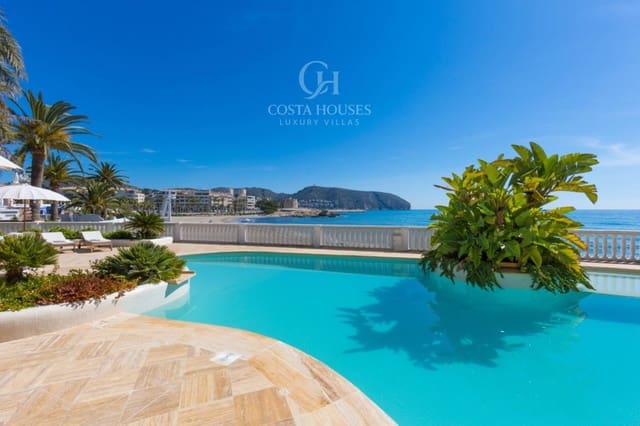 5 bedroom Villa for sale in Moraira, Teulada-Moraira with pool - € 5,850,000 (Ref: 8864109)
