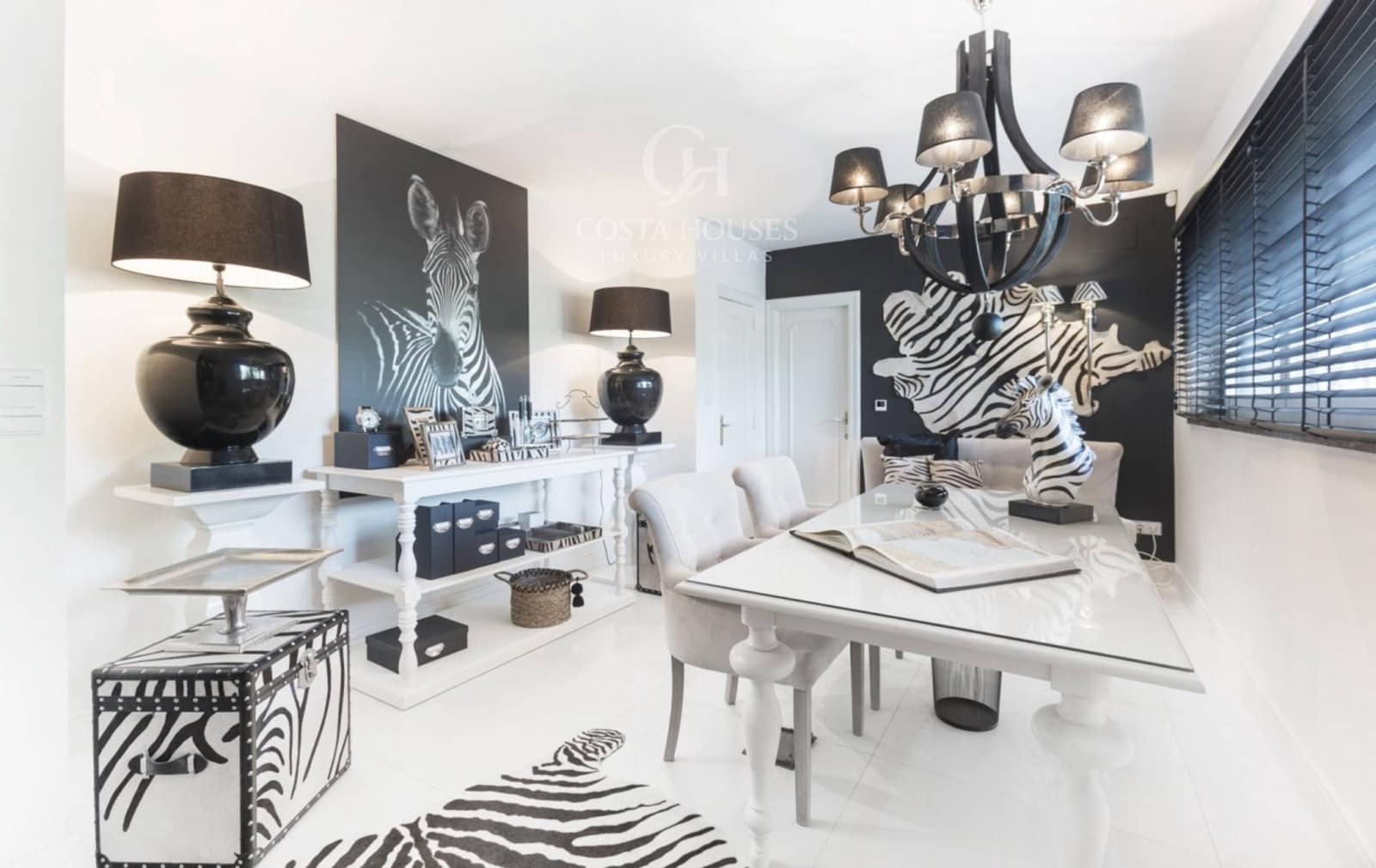 5 bedroom Villa for sale in Moraira with pool - € 5,850,000 (Ref: 8864109)