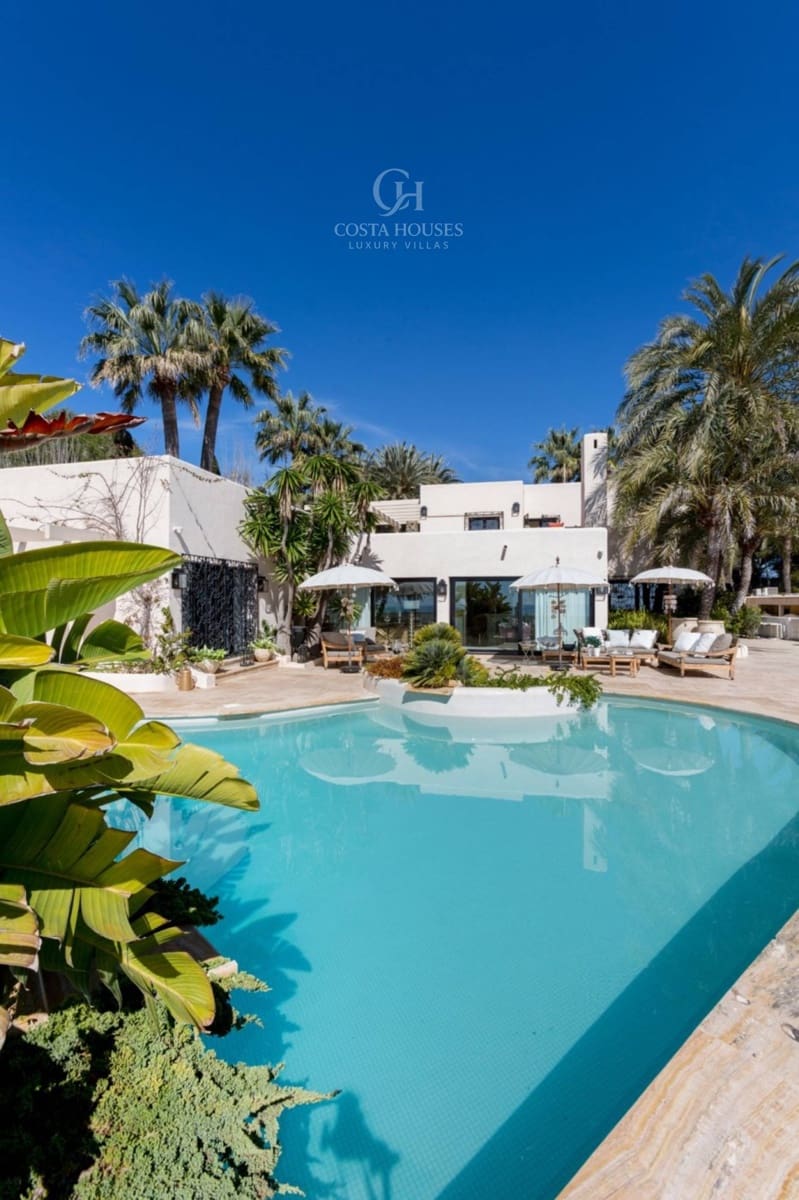5 bedroom Villa for sale in Moraira with pool - € 5,850,000 (Ref: 8864109)