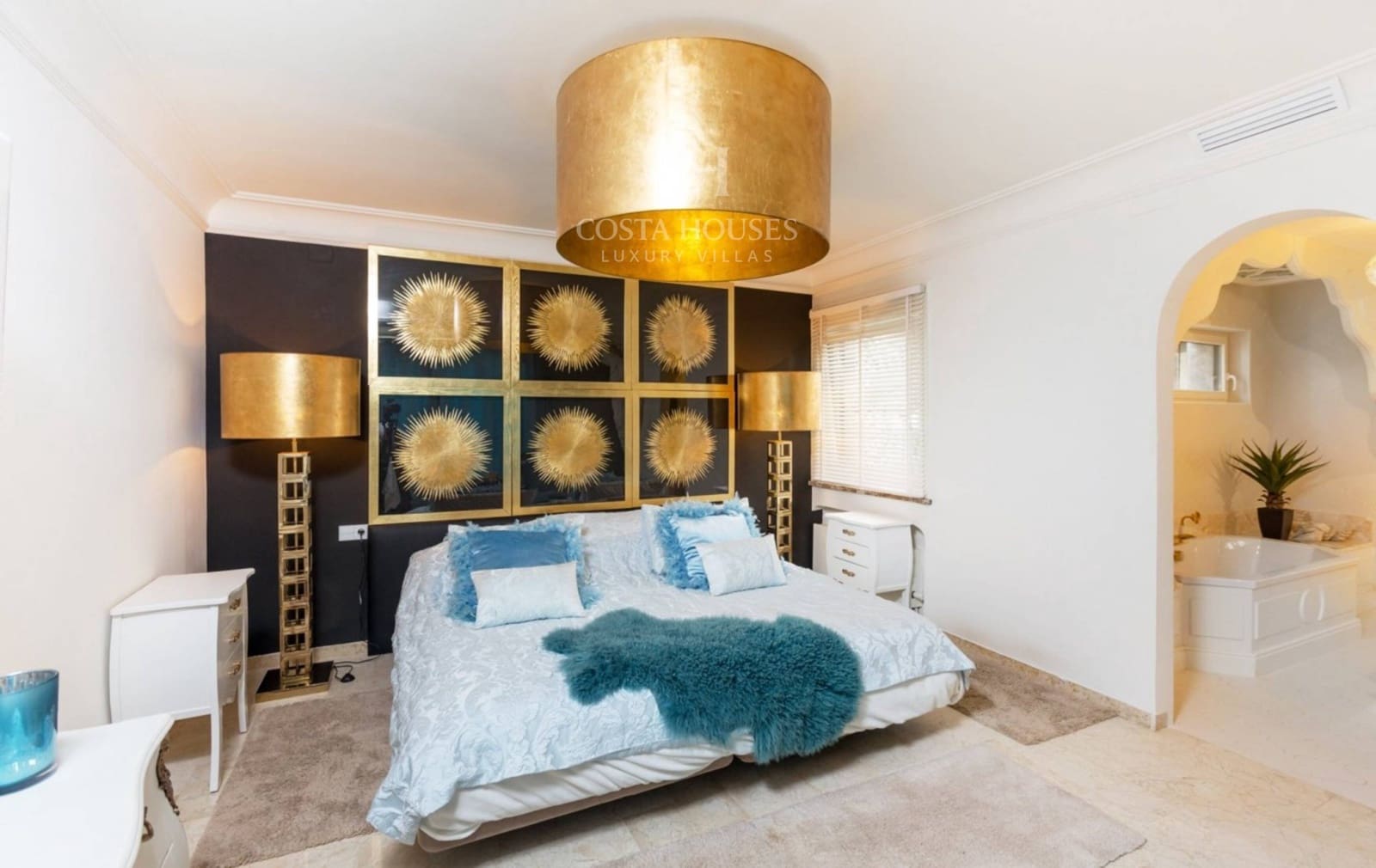 5 bedroom Villa for sale in Moraira with pool - € 5,850,000 (Ref: 8864109)