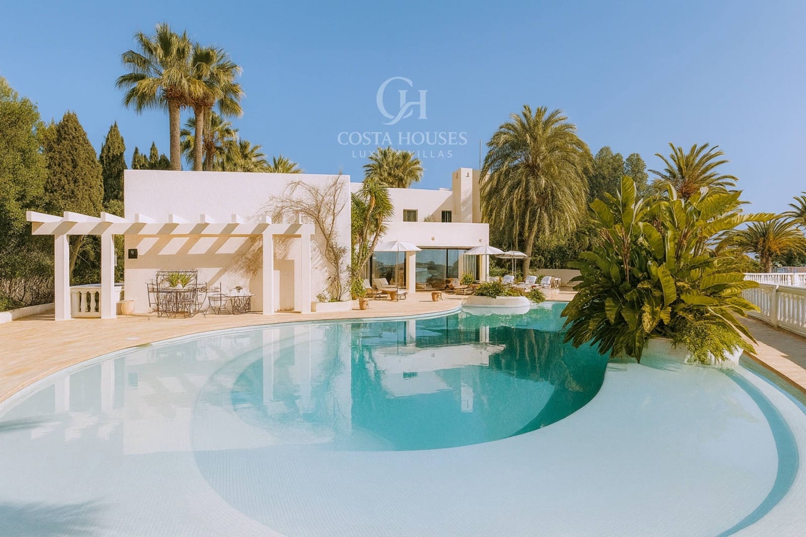 5 bedroom Villa for sale in Moraira with pool - € 5,850,000 (Ref: 8864109)