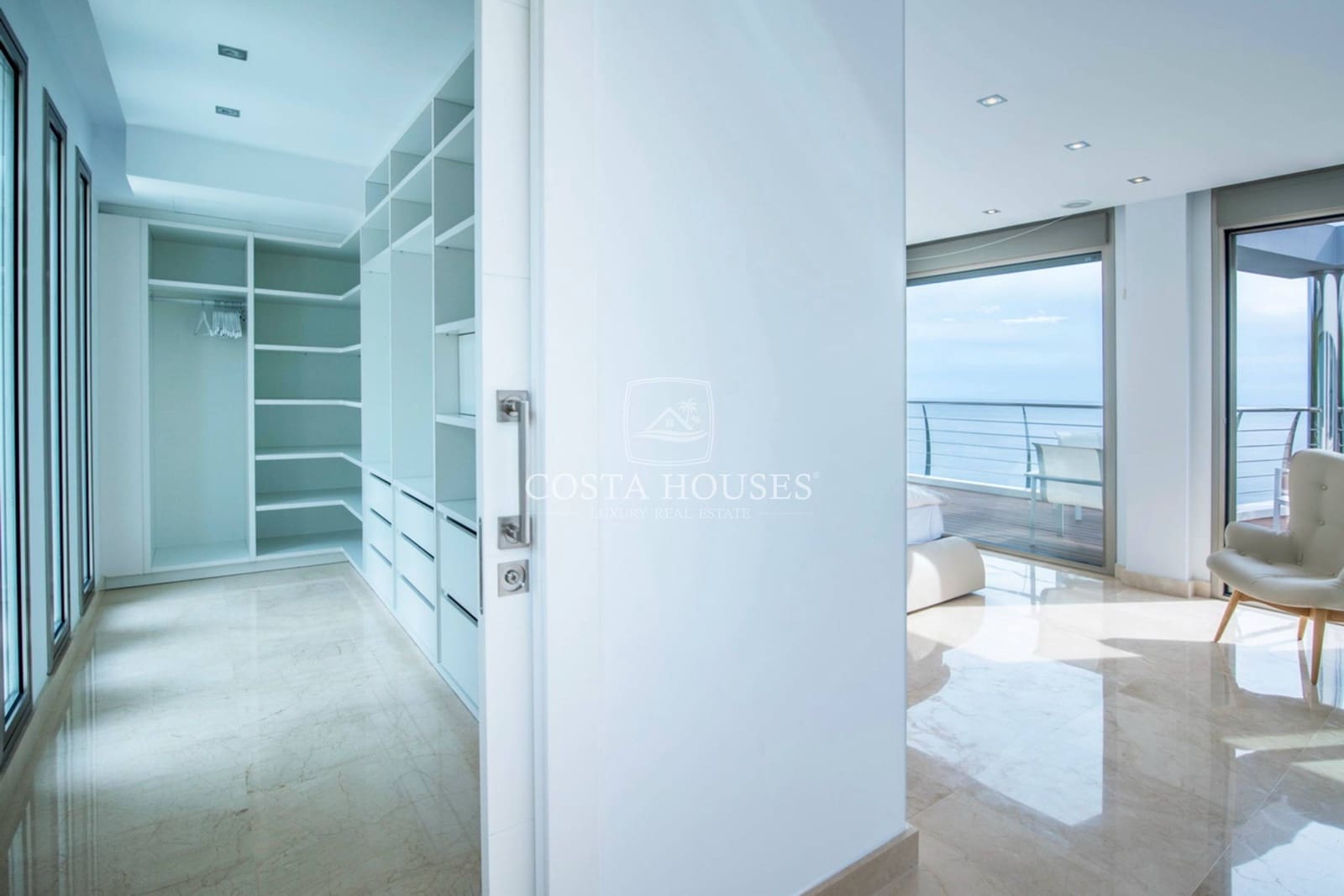 6 bedroom Villa for sale in Altea with pool garage - € 6,300,000 (Ref: 8864110)