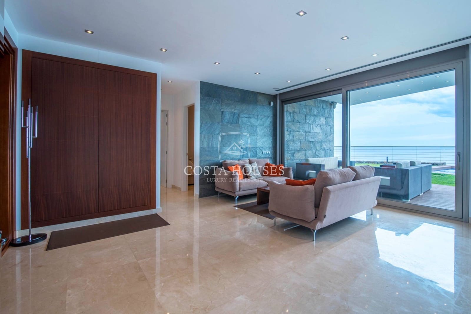 6 bedroom Villa for sale in Altea with pool garage - € 6,300,000 (Ref: 8864110)