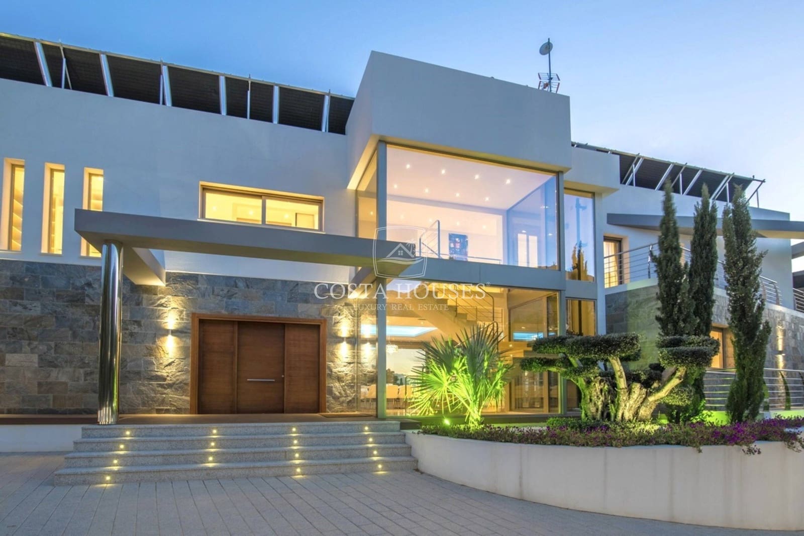 6 bedroom Villa for sale in Altea with pool garage - € 6,300,000 (Ref: 8864110)