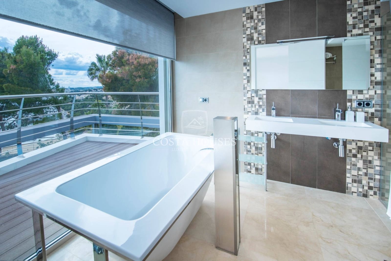 6 bedroom Villa for sale in Altea with pool garage - € 6,300,000 (Ref: 8864110)