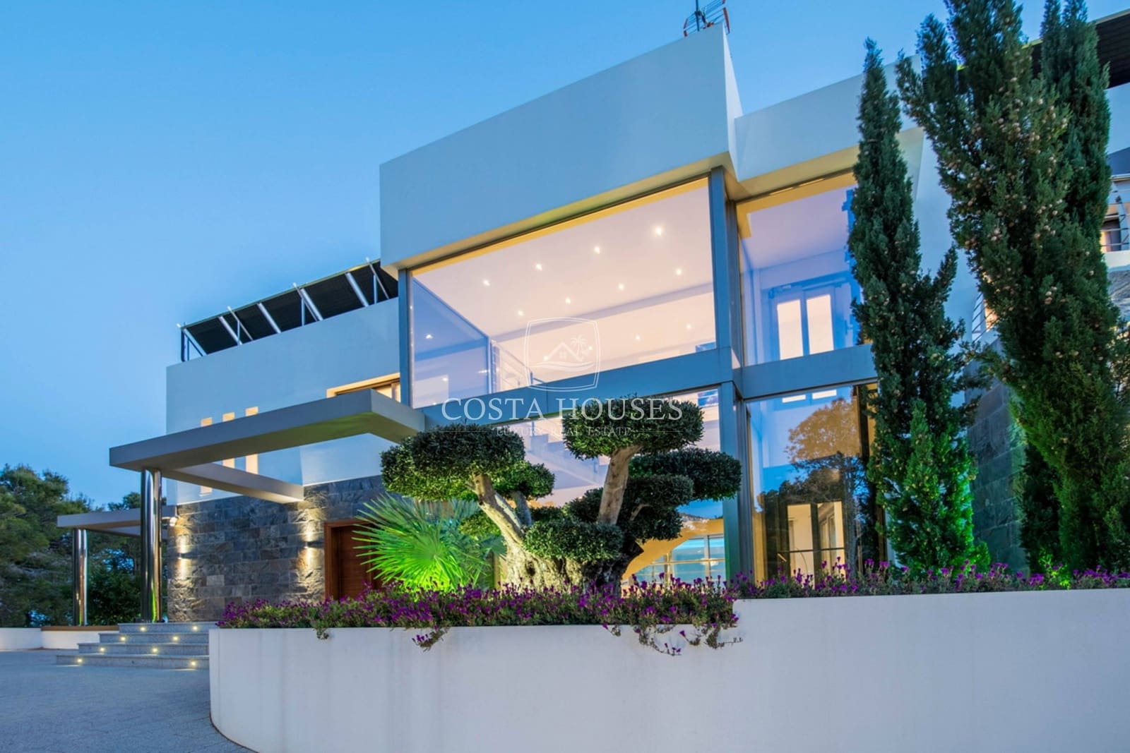 6 bedroom Villa for sale in Altea with pool garage - € 6,300,000 (Ref: 8864110)