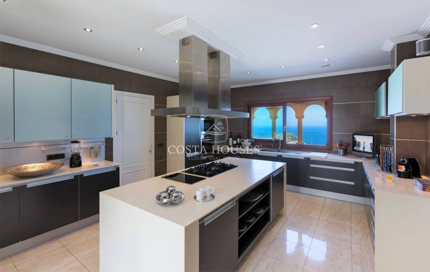 10 bedroom Villa for sale in Javea / Xabia with pool garage - € 7,850,000 (Ref: 8864114)