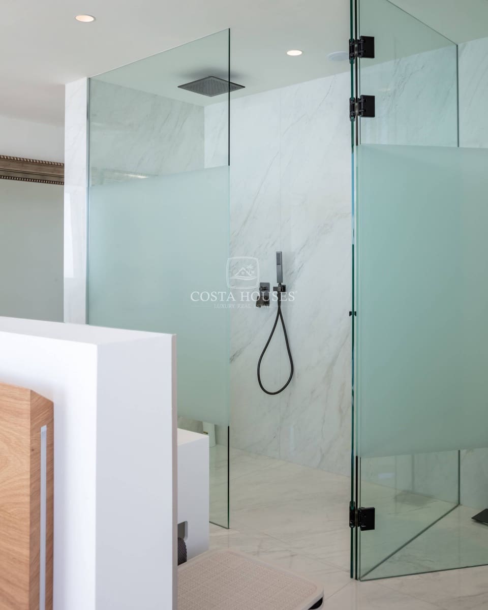 5 bedroom Villa for sale in Javea / Xabia with pool garage - € 7,990,000 (Ref: 8864115)