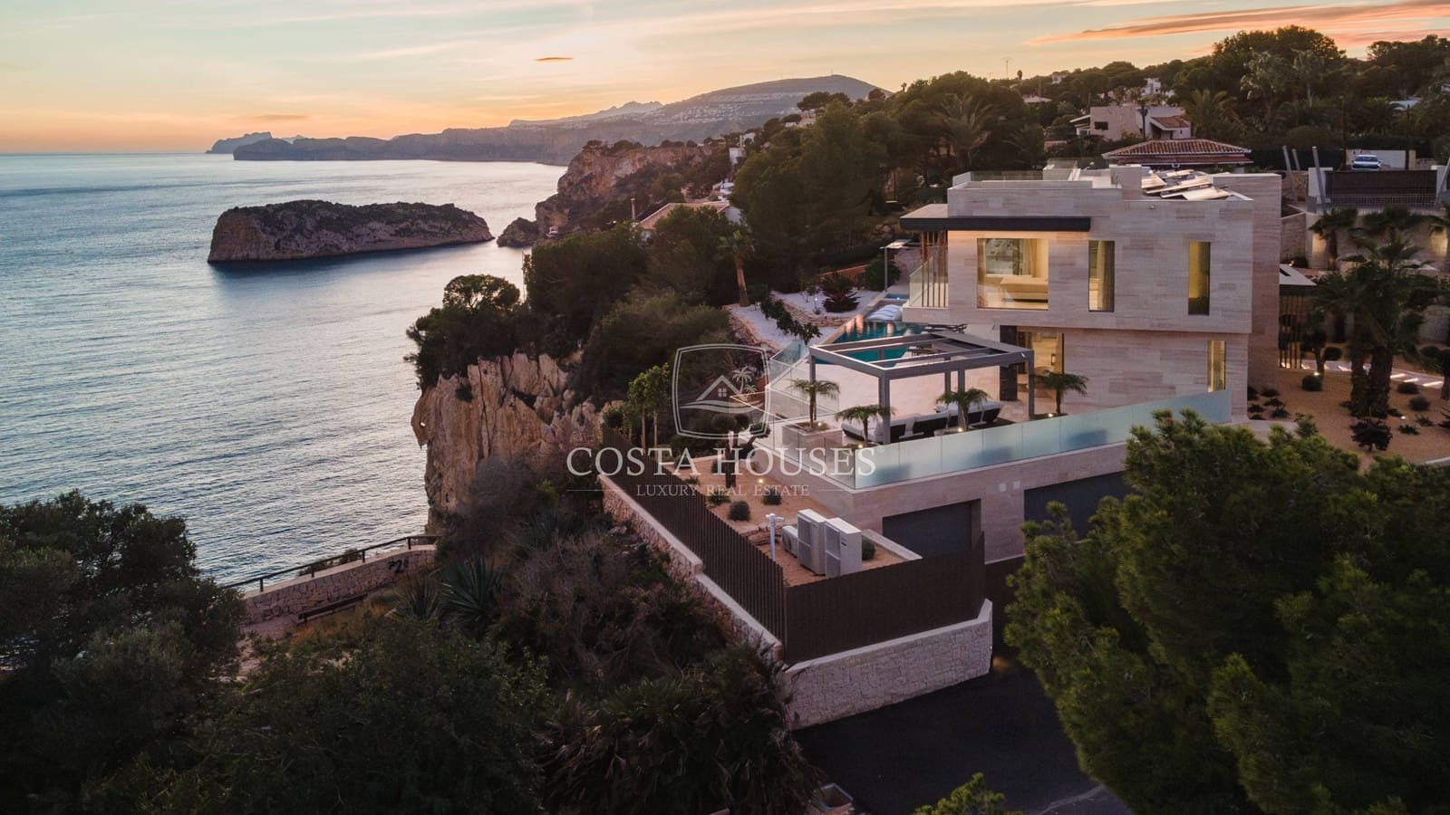 5 bedroom Villa for sale in Javea / Xabia with pool garage - € 7,990,000 (Ref: 8864115)