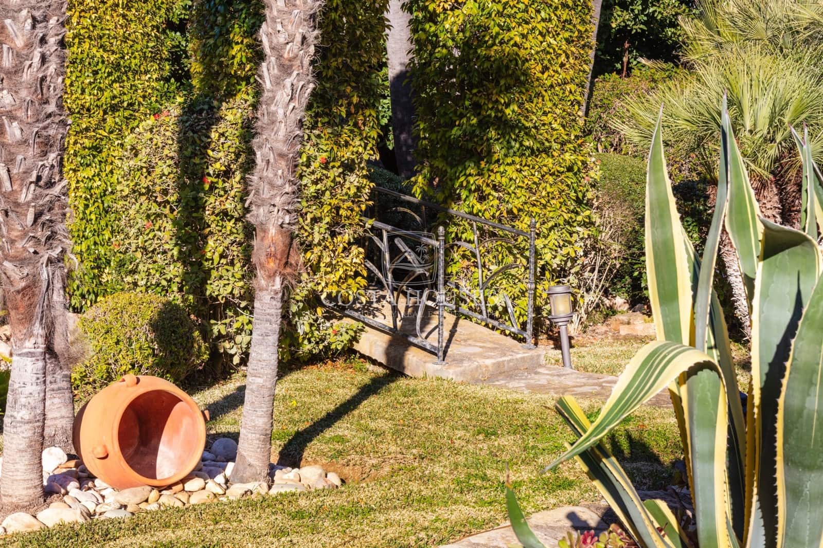 15 soveværelse Villa til salg i Adsubia med swimmingpool garage - € 5.650.000 (Ref: 8889240)