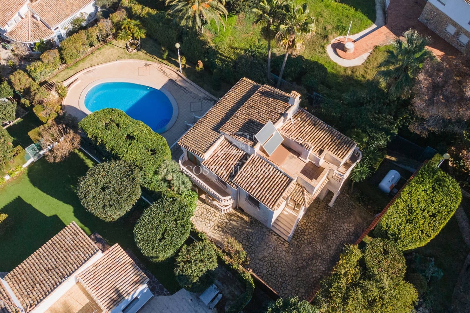 2 soveværelse Villa til salg i Adsubia med swimmingpool garage - € 1.500.000 (Ref: 8891098)