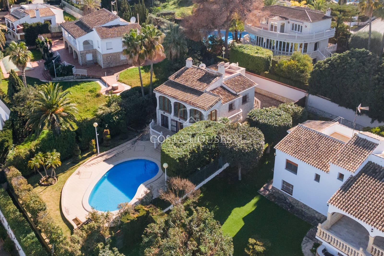 2 soveværelse Villa til salg i Adsubia med swimmingpool garage - € 1.500.000 (Ref: 8891098)