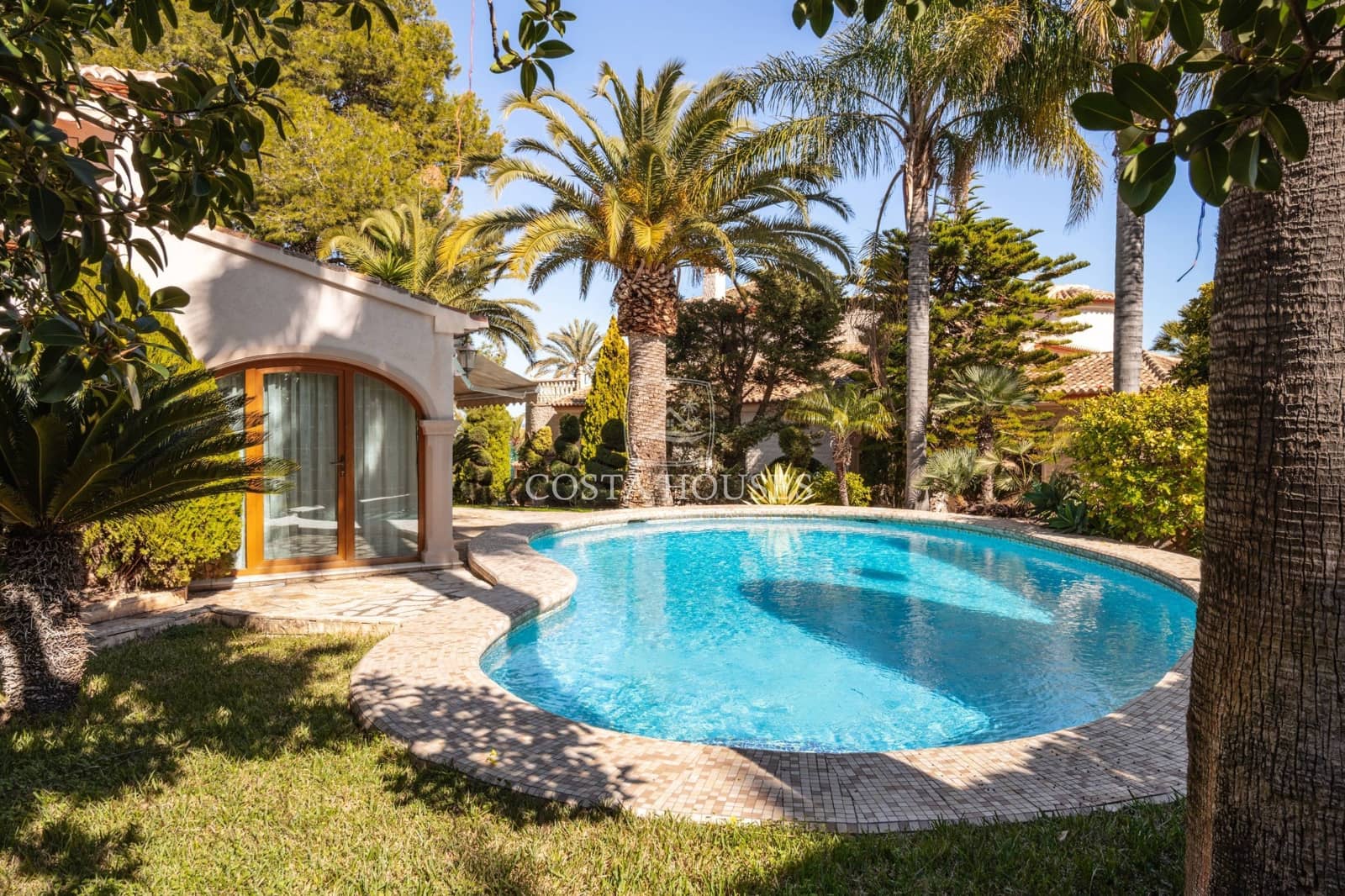 4 soveværelse Villa til salg i Adsubia med swimmingpool garage - € 2.500.000 (Ref: 8891099)