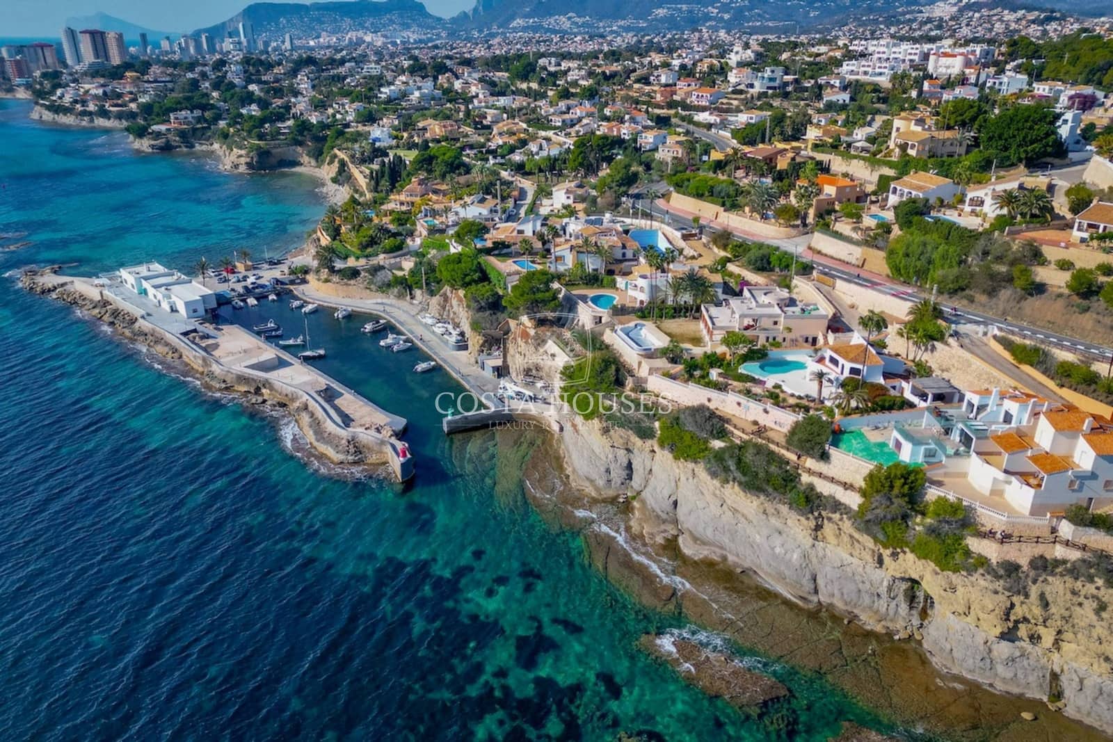 3 bedroom Villa for sale in Benissa with garage - € 1,500,000 (Ref: 8903006)