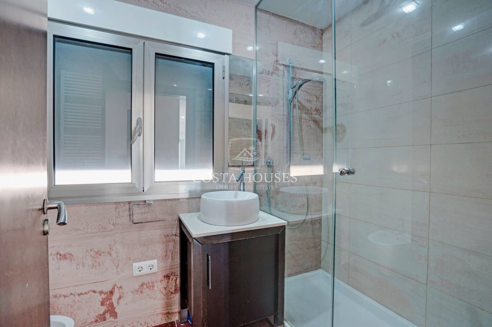 3 bedroom Villa for sale in Benissa with garage - € 1,500,000 (Ref: 8903006)