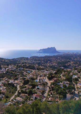 4 Zimmer Villa zu verkaufen in Moraira, Teulada-Moraira mit Pool Garage - 1.995.000 € (Ref: 8913189)