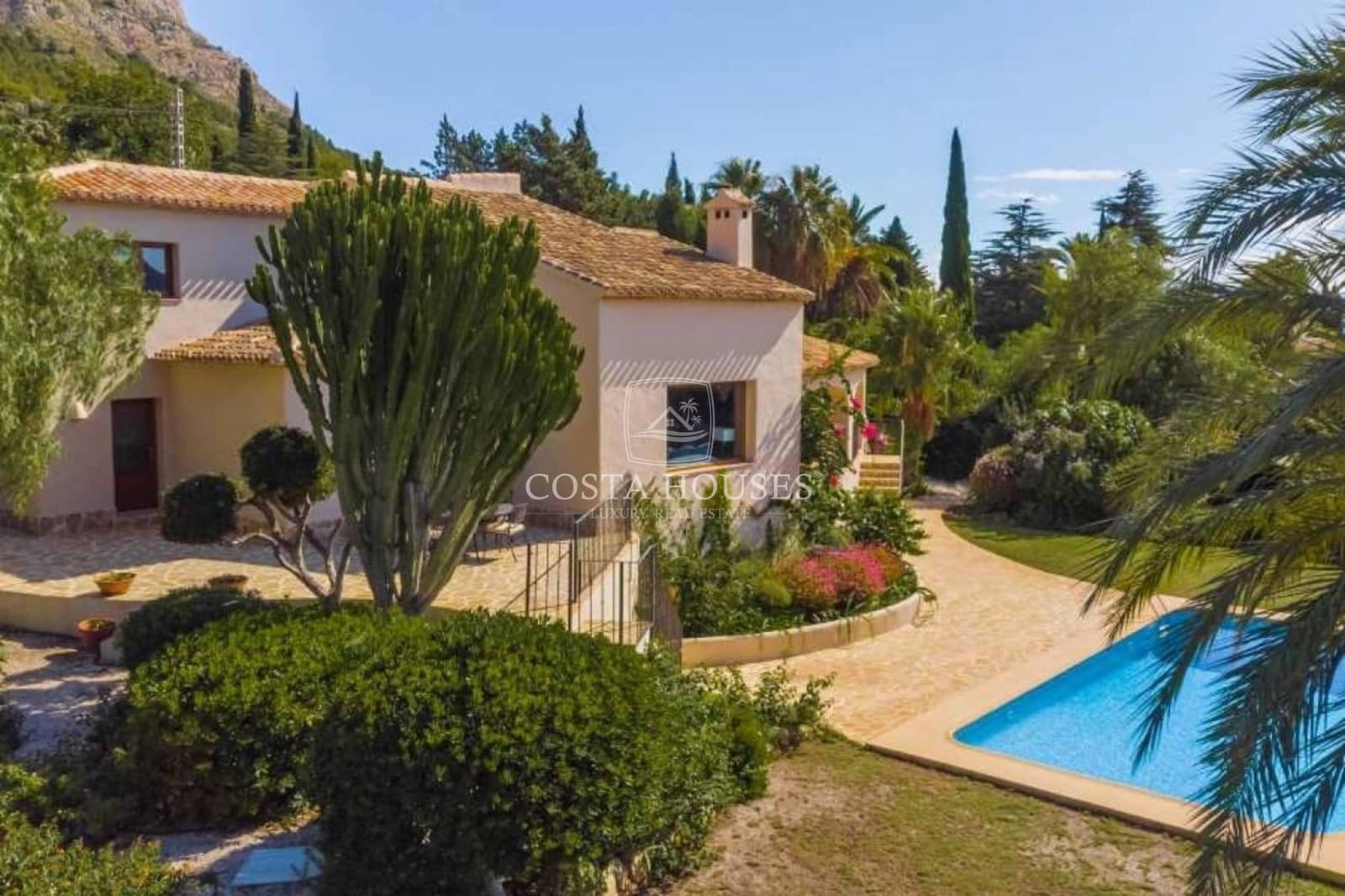 5 soveværelse Villa til salg i Javea / Xabia med swimmingpool garage - € 1.395.000 (Ref: 8944089)