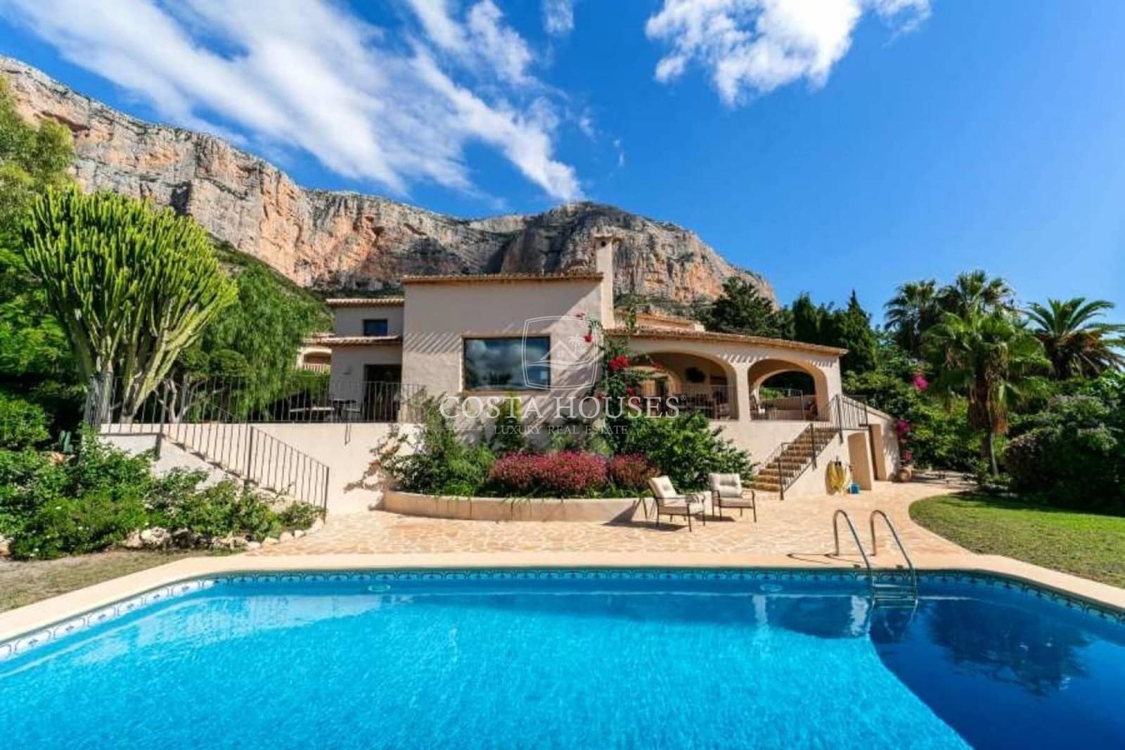 5 soveværelse Villa til salg i Javea / Xabia med swimmingpool garage - € 1.395.000 (Ref: 8944089)