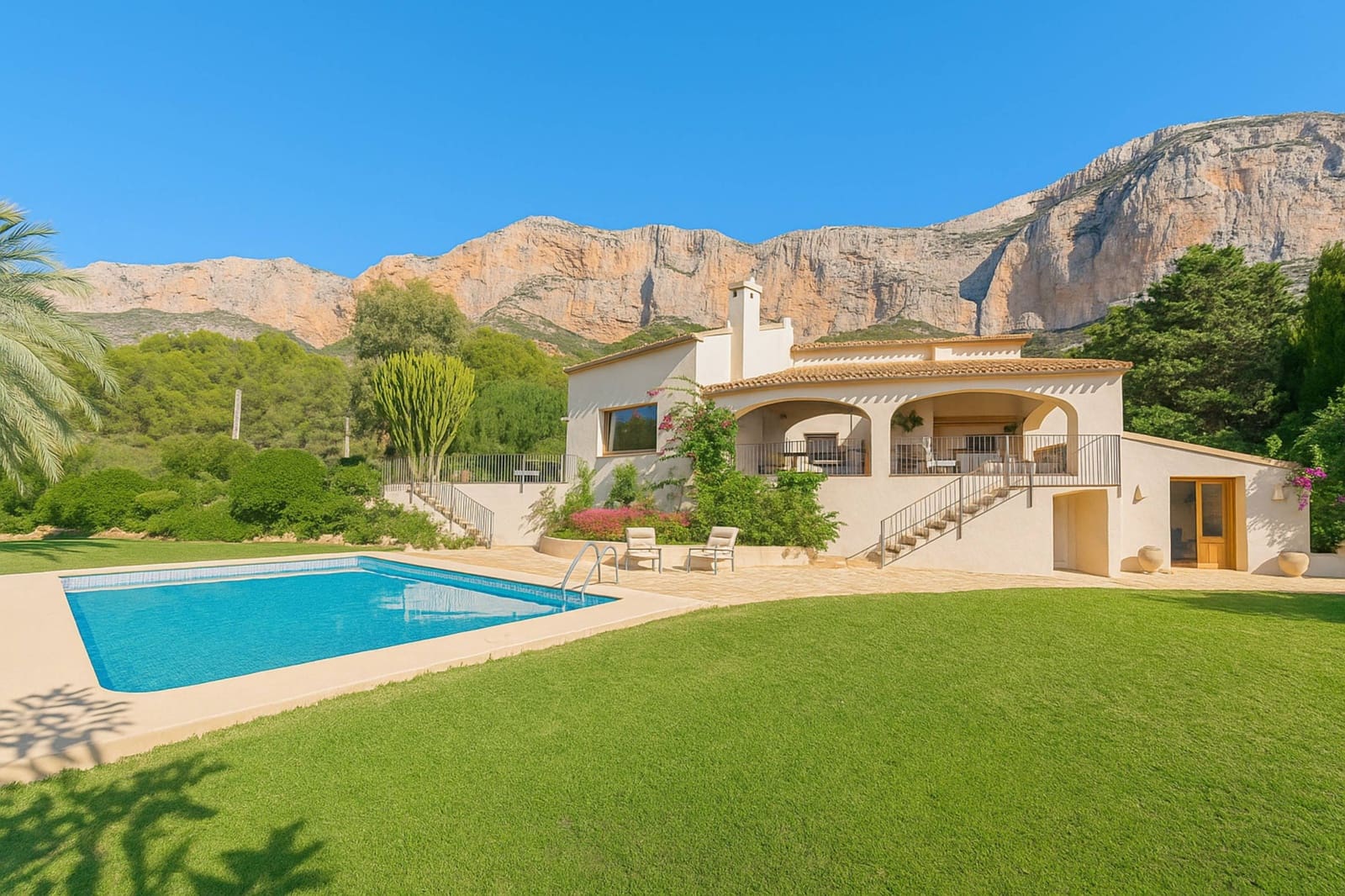 5 soveværelse Villa til salg i Javea / Xabia med swimmingpool garage - € 1.395.000 (Ref: 8944089)