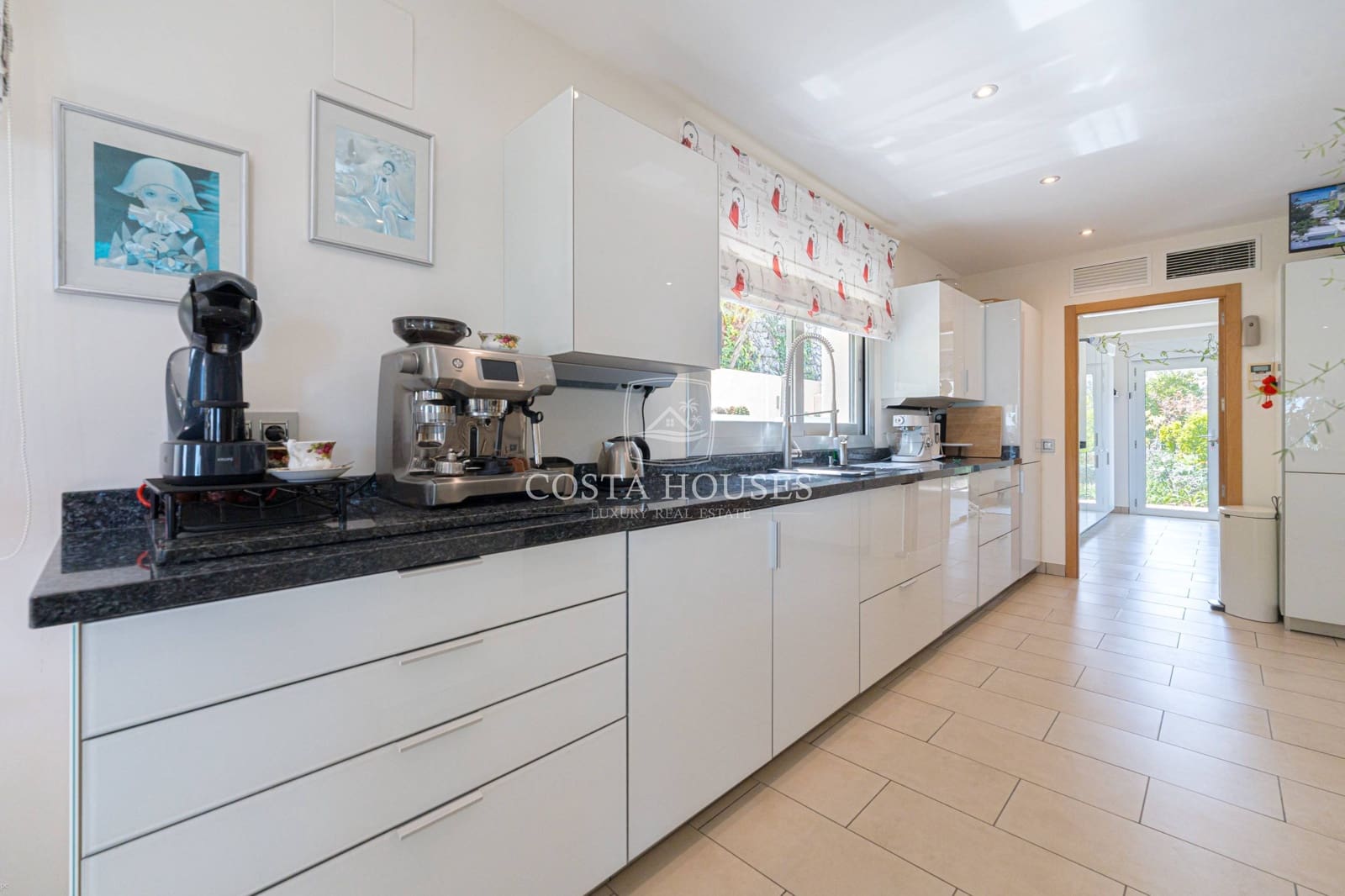 4 soverom Villa til salgs i Calpe / Calp med svømmebasseng garasje - € 4 200 000 (Ref: 8961556)