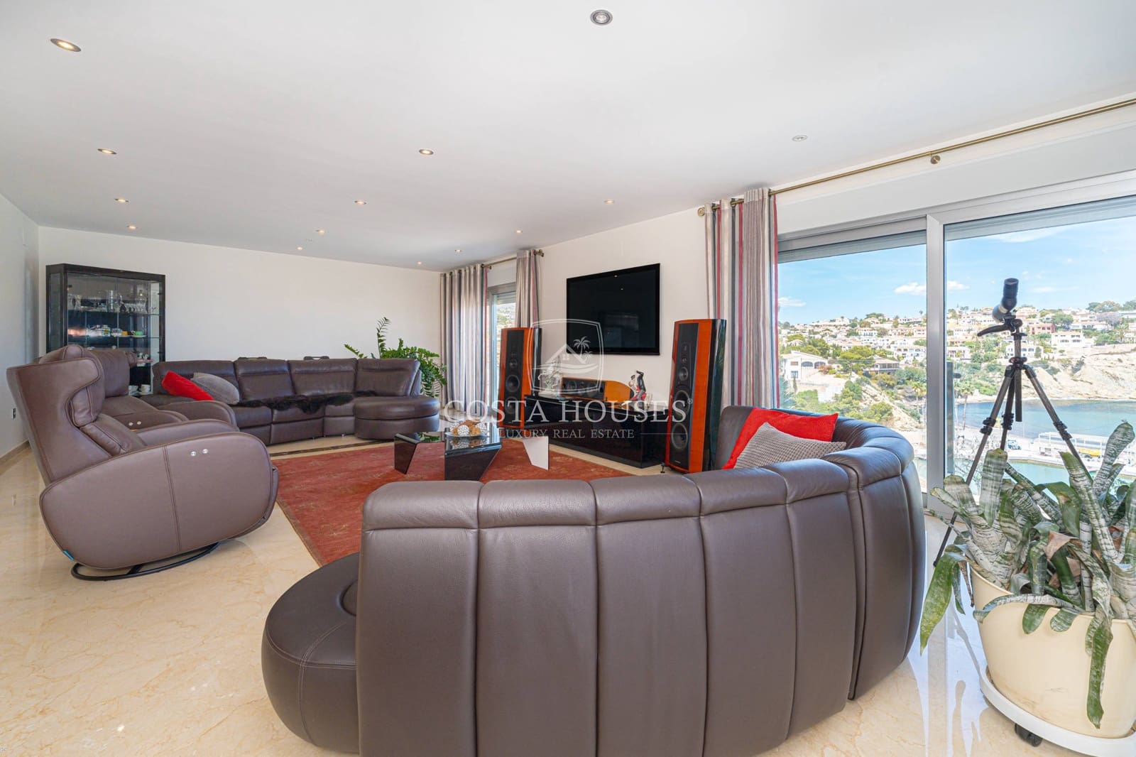4 soverom Villa til salgs i Calpe / Calp med svømmebasseng garasje - € 4 200 000 (Ref: 8961556)