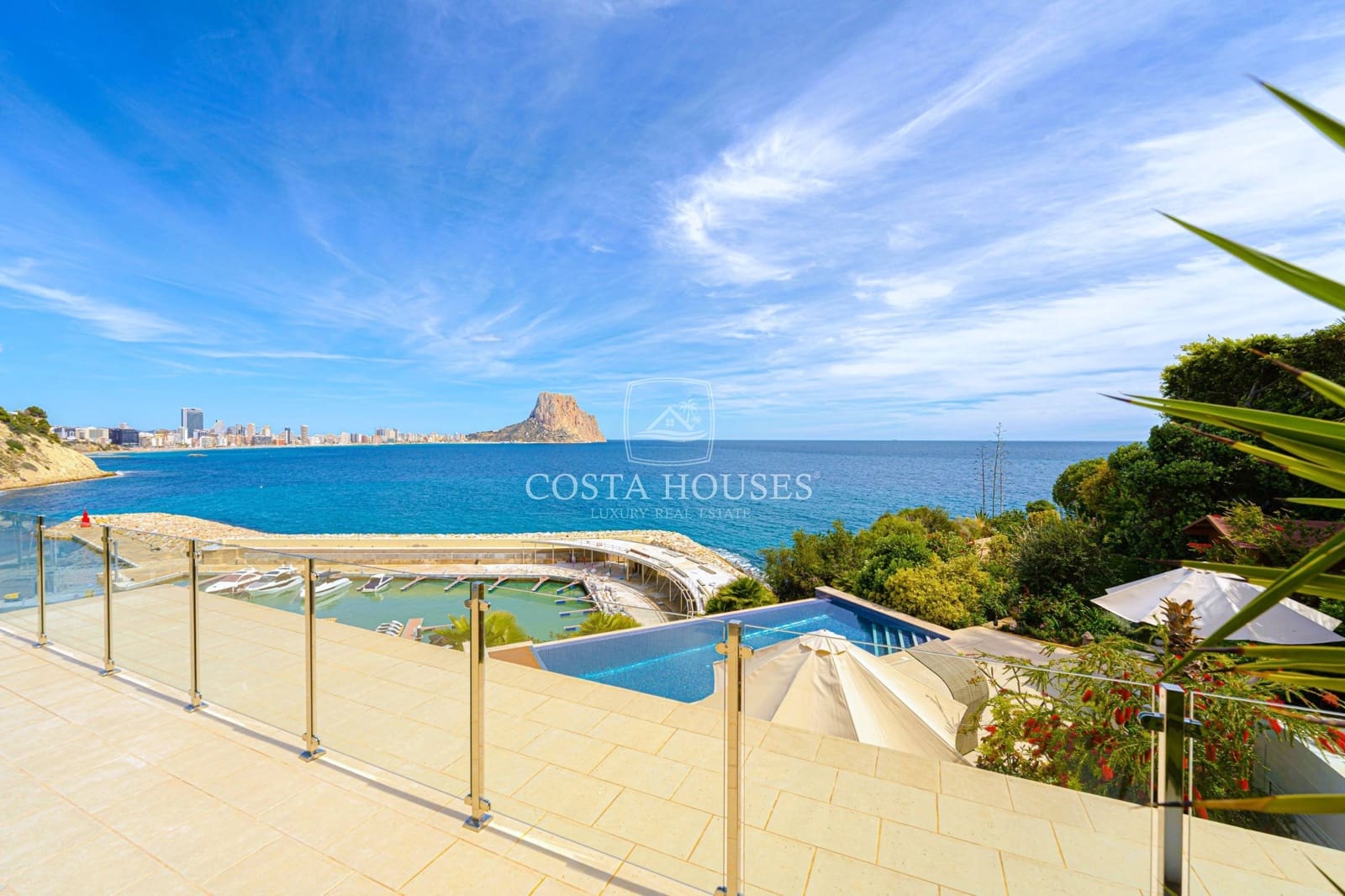 4 soverom Villa til salgs i Calpe / Calp med svømmebasseng garasje - € 4 200 000 (Ref: 8961556)
