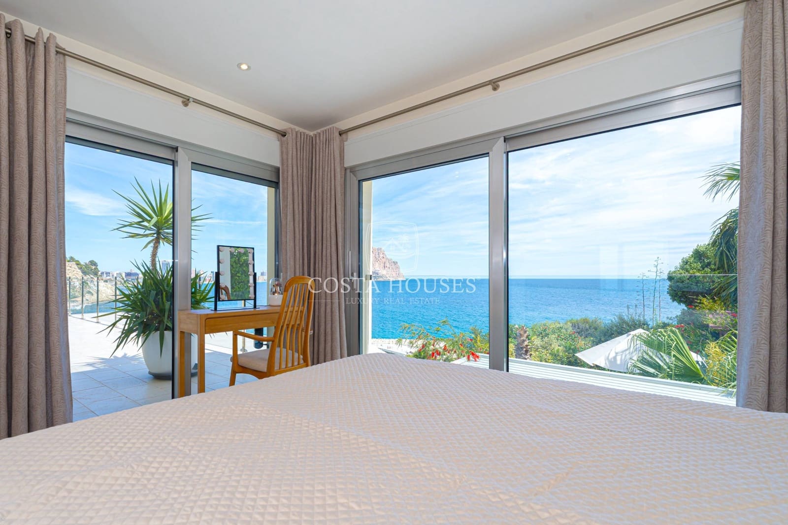 4 soverom Villa til salgs i Calpe / Calp med svømmebasseng garasje - € 4 200 000 (Ref: 8961556)